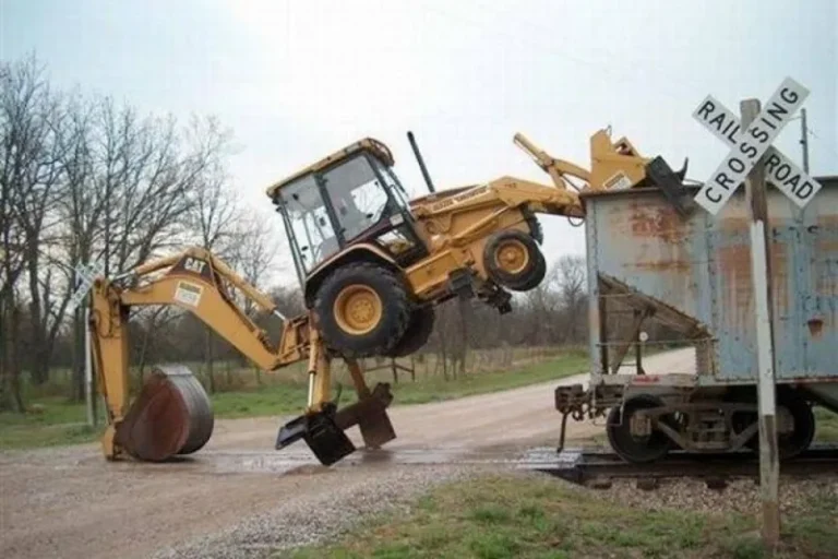 Hilarious Tractor Failures You Won’t Be Able to Forget